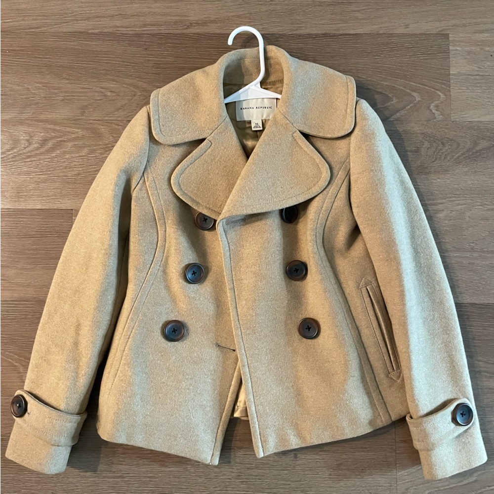 Banana Republic Coat ✨